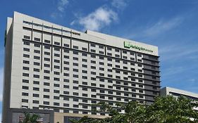 Holiday Inn&Suites Makati, an IHG Hotel